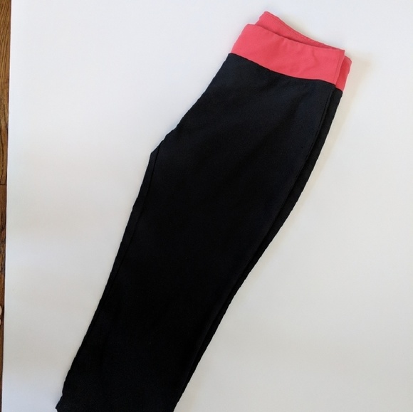 EUC Nike Dri-Fit Crops - Picture 3 of 5